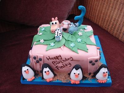Madagascar Cake and matching Cupcakes - Cake by Di's Delicious Cakes - Four Crosses