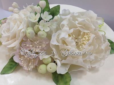 First communion with flowers - Cake by Chicca D'Errico