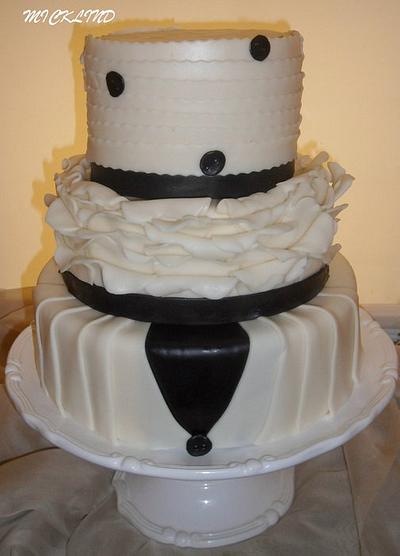 A BLAC K & WHITE WEDDING CAKE - Cake by Linda
