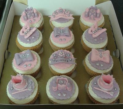 Princess cuppies - Cake by Terrie's Treasures 