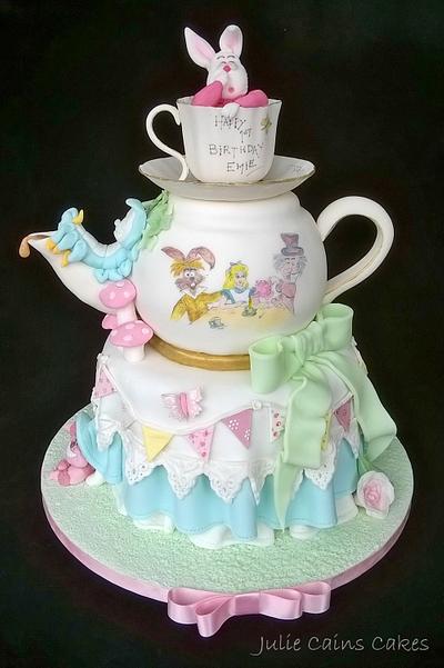 Alice in Wonderland - Cake by Julie Cain