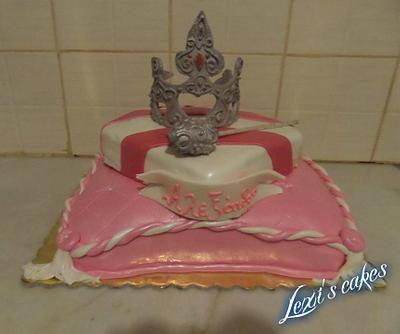 crown on a pillow cake (fairytale cake) - Cake by alexialakki