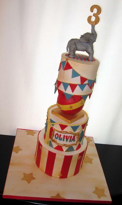 Vintage circus - Cake by Olga