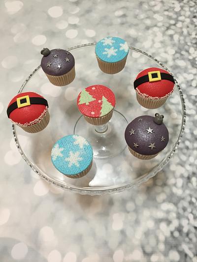 Christmas Cupcakes - Cake by Bronte Bakes