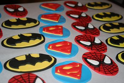 Super hero cupcake toppers - Cake by Lisa