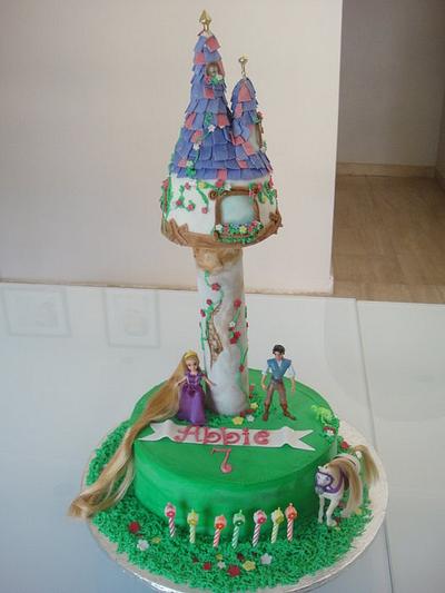 Tangled tower - Cake by helena85