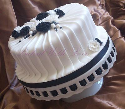 Black and White Pleats - Cake by bakedwithloveonline