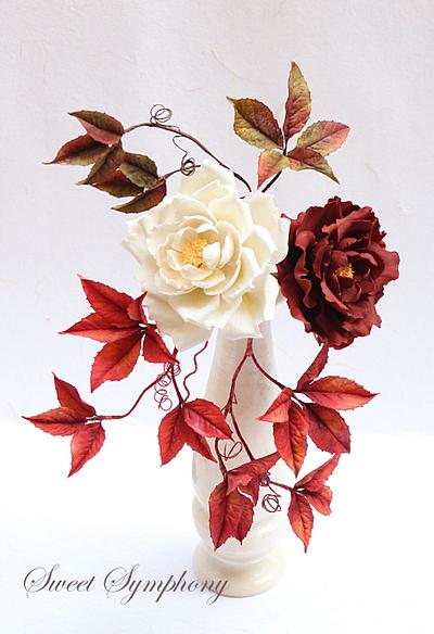 Open Roses and Autumn leaves !  - Cake by Sweet Symphony