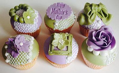 Mothers Day Cupcakes - Cake by Kelly Ellison