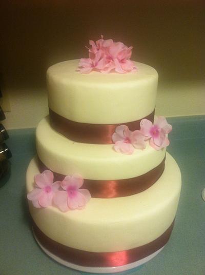 Simplistic wedding cake  - Cake by Lisa Zaehler-  Z Kitchen Zink Cakes