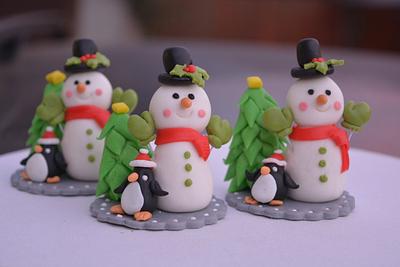 Snowman toppers - Cake by DanielaCostan