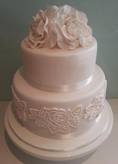 White Roses & Lace - Cake by BlissfulCakeCreations