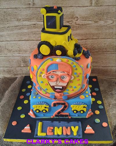 HAPPY 2ND BIRTHDAY LENNON - Cake by June ("Clarky's Cakes")