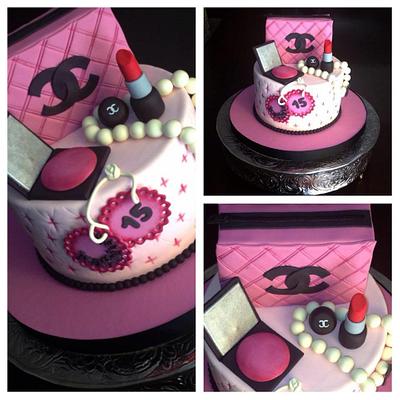 Channel Cake - Cake by Monika Moreno