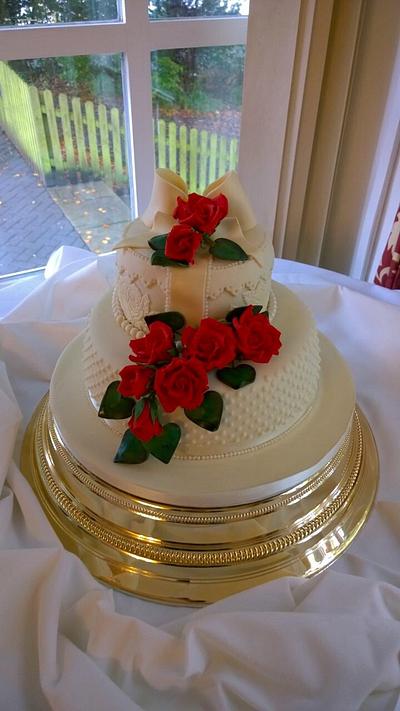 Roses and pearls - Cake by Wanda55
