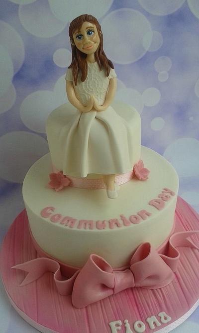 Communion girl - Cake by Jenny Dowd