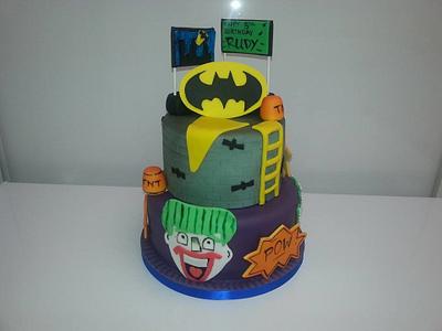 Batman - Cake by Putty Cakes
