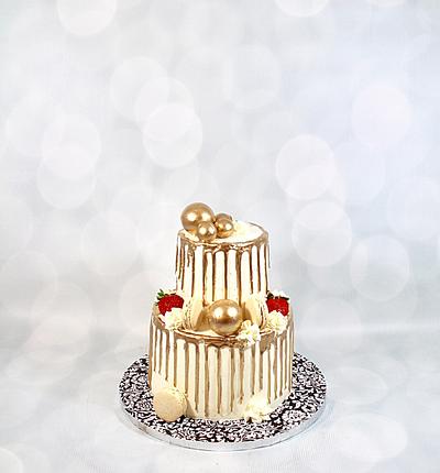 Gold drip cake - Cake by soods