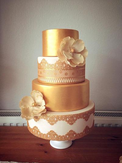 Gold lace wedding cake - Cake by Lorynne Heyns
