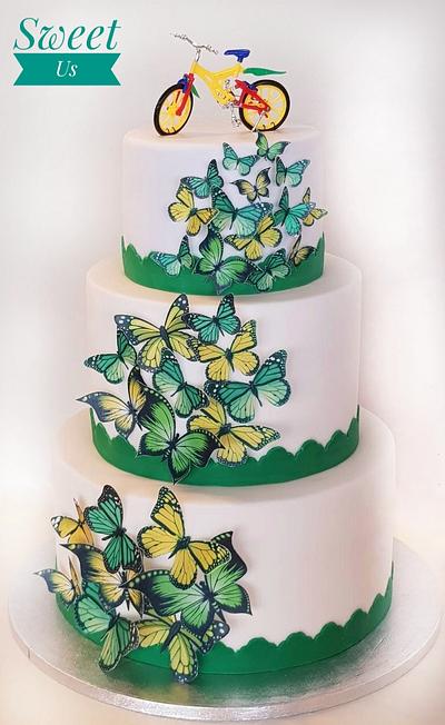 Beautiful cake with butterflies - Cake by Gabriela Doroghy