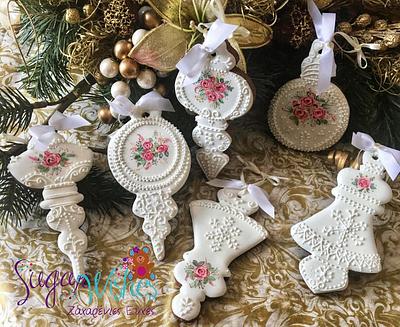 Christmas Ornaments! - Cake by Tina Tsourtsoulas