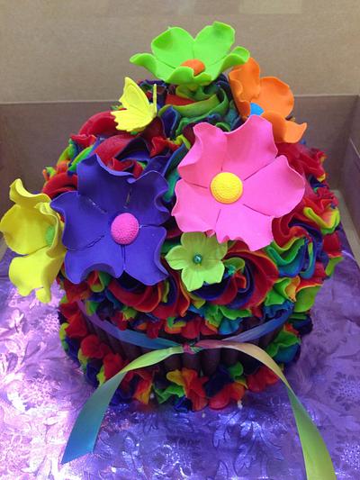 Giant Cupcake - Cake by dramsubir