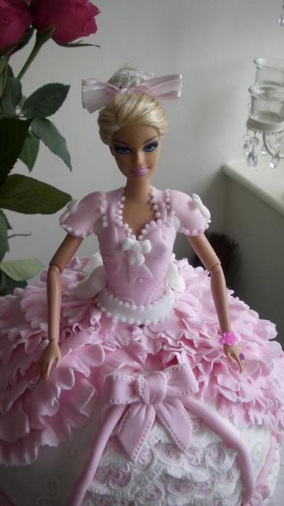 Fantastic Barbie <3 x - Cake by Kelly