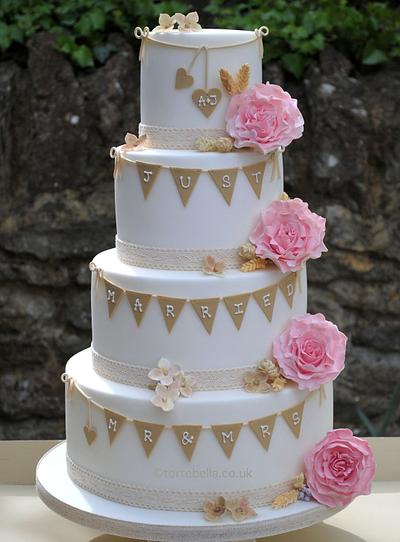 Bunting Wedding Cake - Cake by tortebella