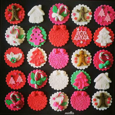 Candy Cane Cupcake Toppers - Cake by miettes