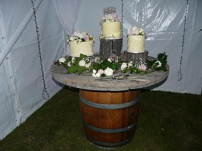 Romantic Vintage Country wedding. - Cake by Sue's Sweet Delights