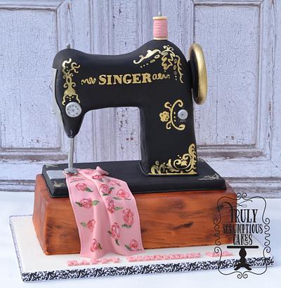 Vinatge Sewing Machine - Cake by TrulyS