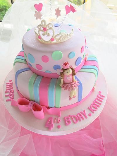 Princess Tiara cake - Cake by Sugar&Spice by NA
