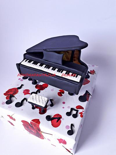 Piano cake topper  - Cake by Fondantfantasy
