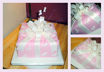 Bow Cake - Cake by The Snowdrop Cakery