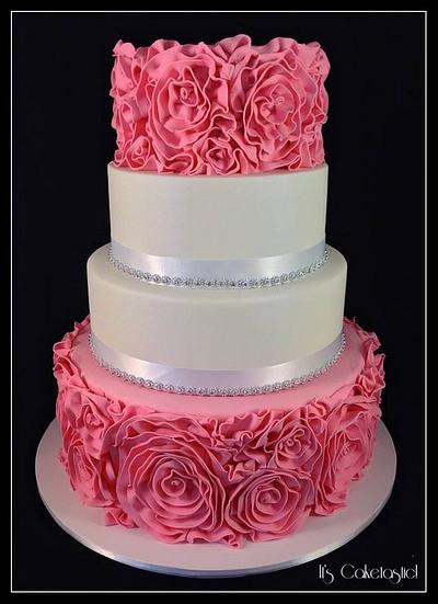 Ruffle rose wedding cake - Cake by Jocelin