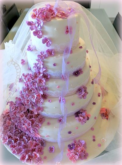 Hydrangea wedding cake - Cake by Sugar&Spice by NA