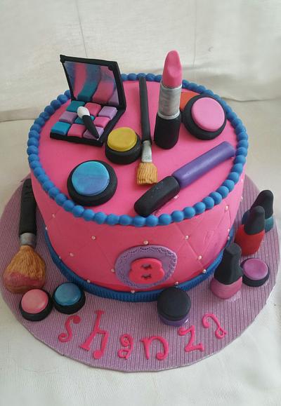 Make up Cake  - Cake by CAKE RAGA