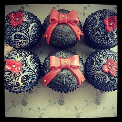 Cupcakes - Cake by Samantha