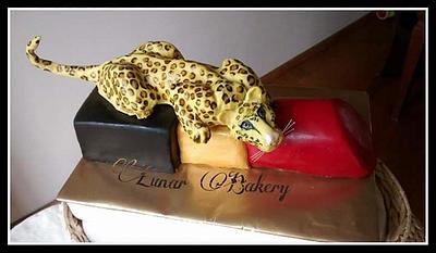 Cougar on a lipstick cake - Cake by Lunar Bakery