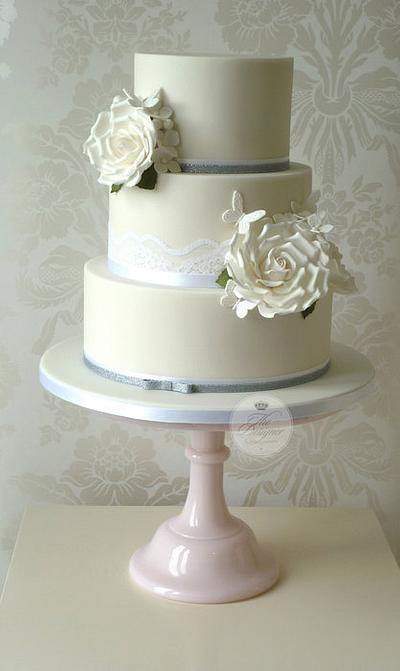 White roses & butterflies wedding cake - Cake by Isabelle Bambridge