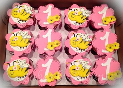 Bumblebee first birthday cupcakes - Cake by Skmaestas