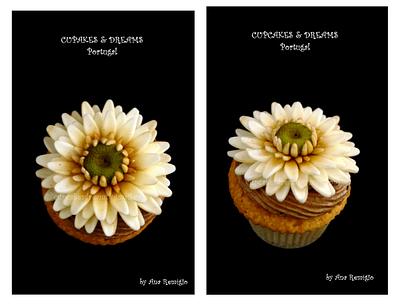 GERBERAS WEDDING CAKE - Cake by Ana Remígio - CUPCAKES & DREAMS Portugal