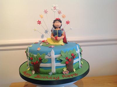 Snow White cake - Cake by Iced Images Cakes (Karen Ker)