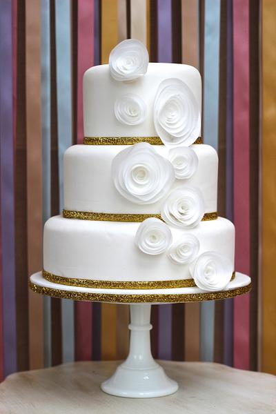 Wafer paper roses - Cake by TLC