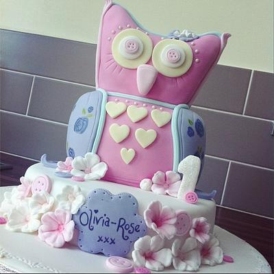 Twit Twoo Owl Cake - Cake by Licky Lips Cakes