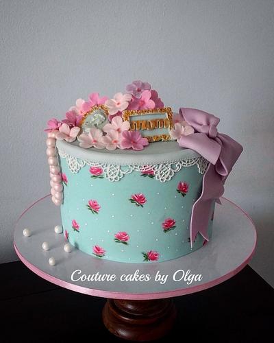 Gift box for mom - Cake by Couture cakes by Olga