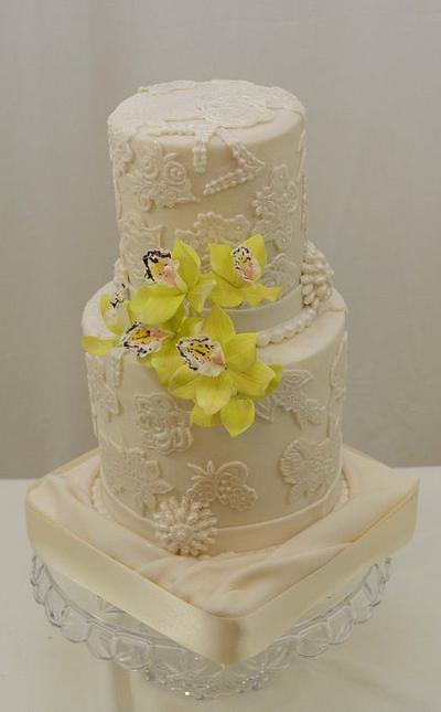 Vintage Lace and Sugar Orchids - Cake by Sugarpixy