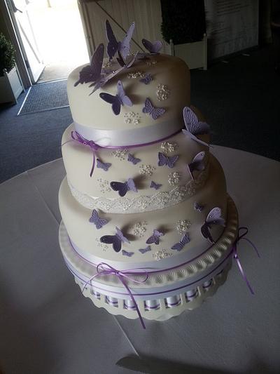 Lilac Butterflies - Cake by Sugar, Ice and All Things Nice