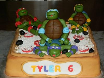 Ninja Turtles - Cake by donnascakes