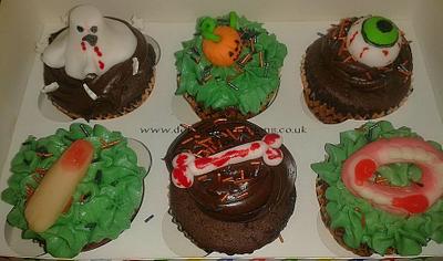 halloween cupcakes - Cake by debscakecreations